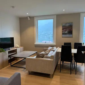 Modern With Free Parking Apartment